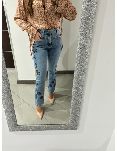 Jeans con ricami floreali NKN Nekane