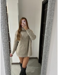 Maglia lunga a collo alto... 2