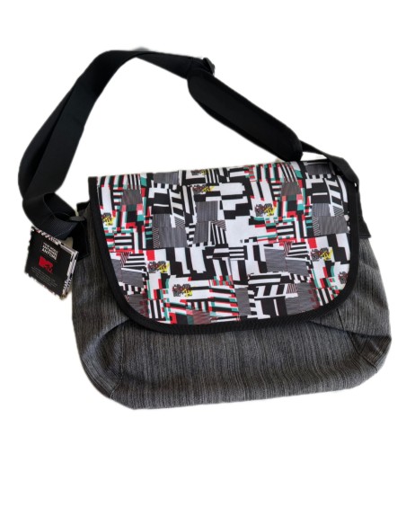 Convertible bag flap MTV