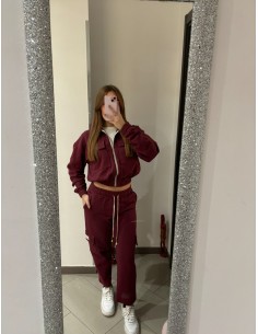 Completo di tuta bordeaux...