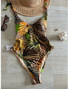 Intero Indonesia Le foglie