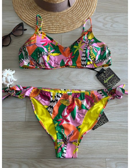 Bikini a top 4Giveness