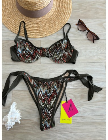 Bikini a balconini 4Giveness