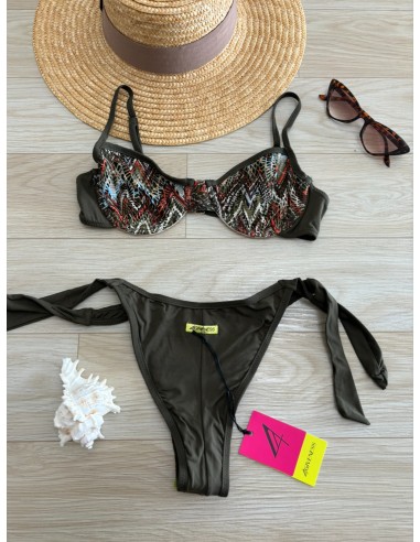 Bikini a balconini 4Giveness